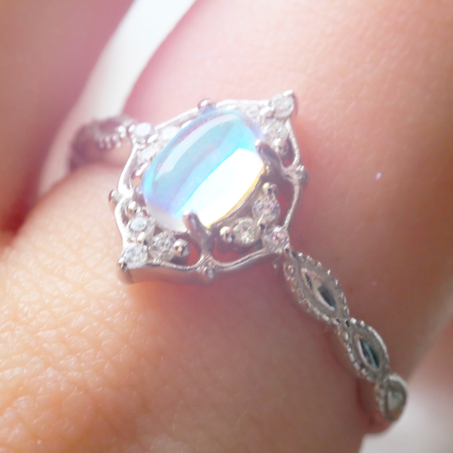 Vintage Style Moon Ring 925 Sterling Silver Women Engagement Rings White Golding Promise Rings Mother‘s Day Gift for Girlfriend perfect jewelry