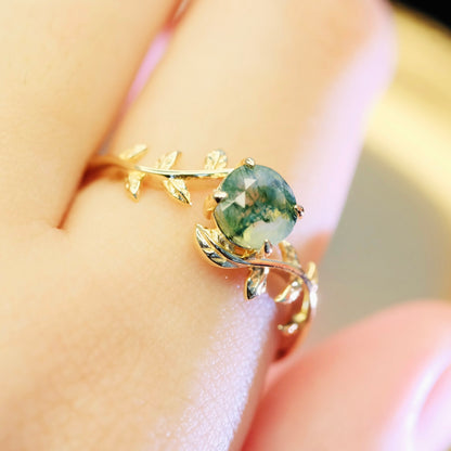 Sterling silver ring with natural moss agate leaf design, 14K gold plating, detailed and elegant jewelry by STAR WISH