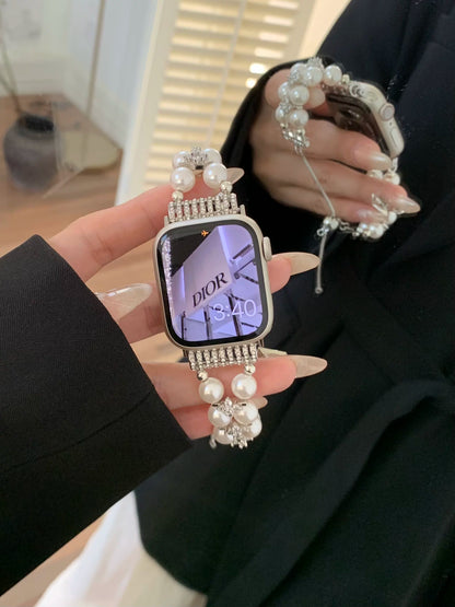 Silver Chain + White Pearl detail