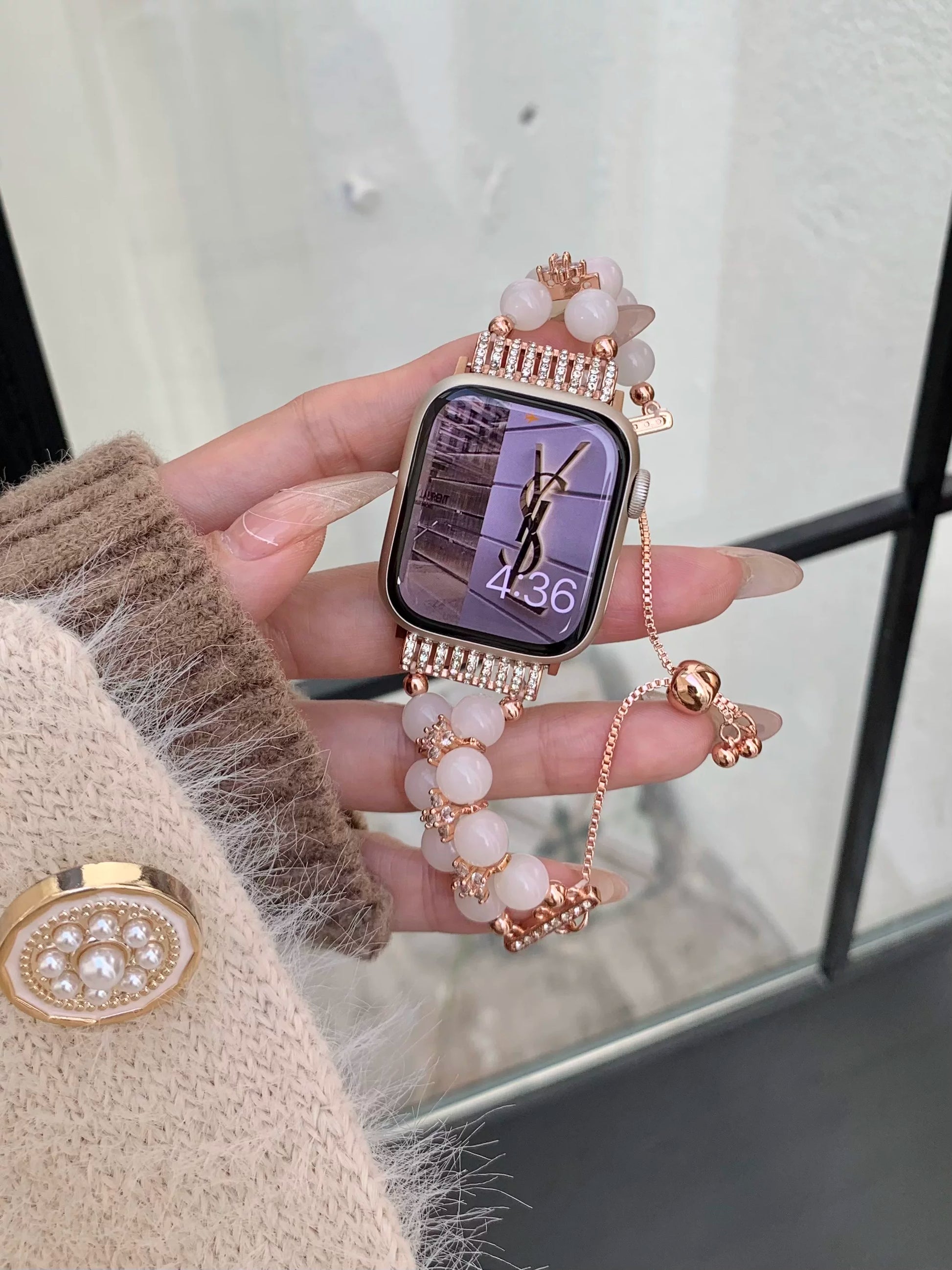 Rose Gold Chain + Mermaid Pearl detail