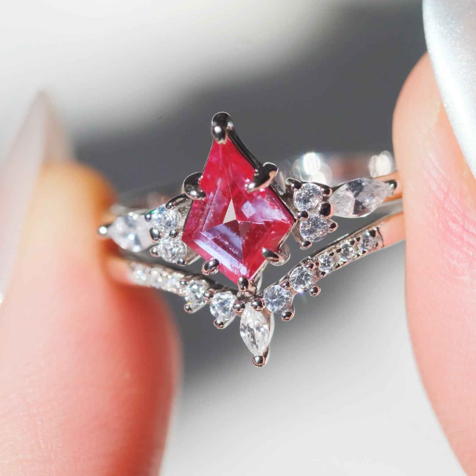 Close up of STAR WISH alexandrite rhombus gemstone ring set