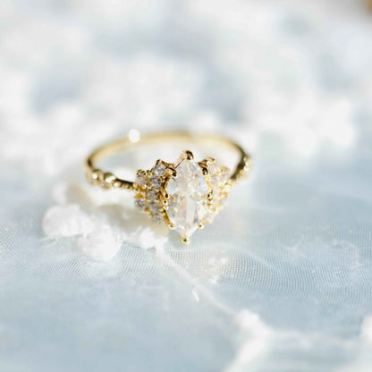 STAR WISH marquise ring front view with elongated gemstone shape