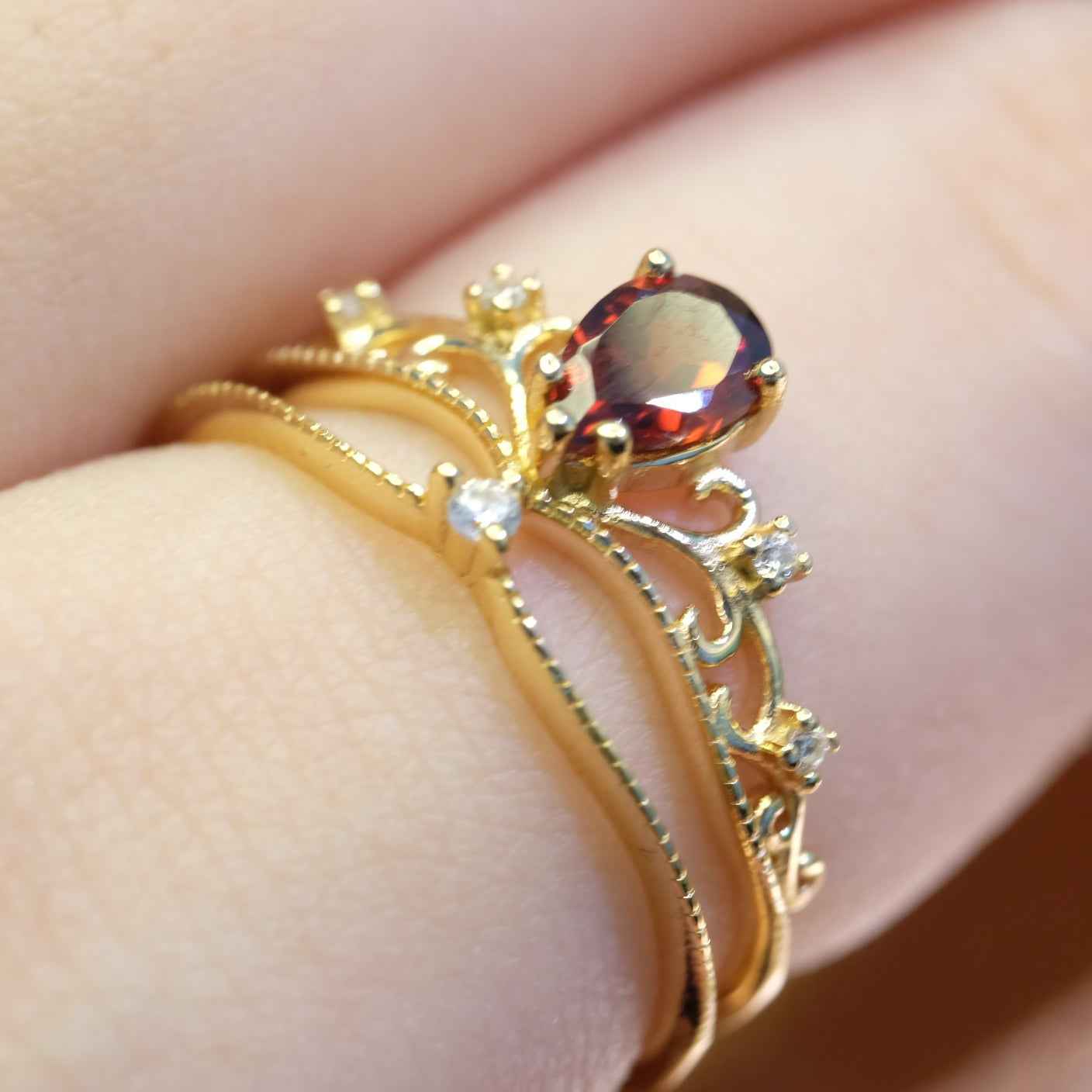 STAR WISH princess crown garnet adjustable sterling silver ring front view